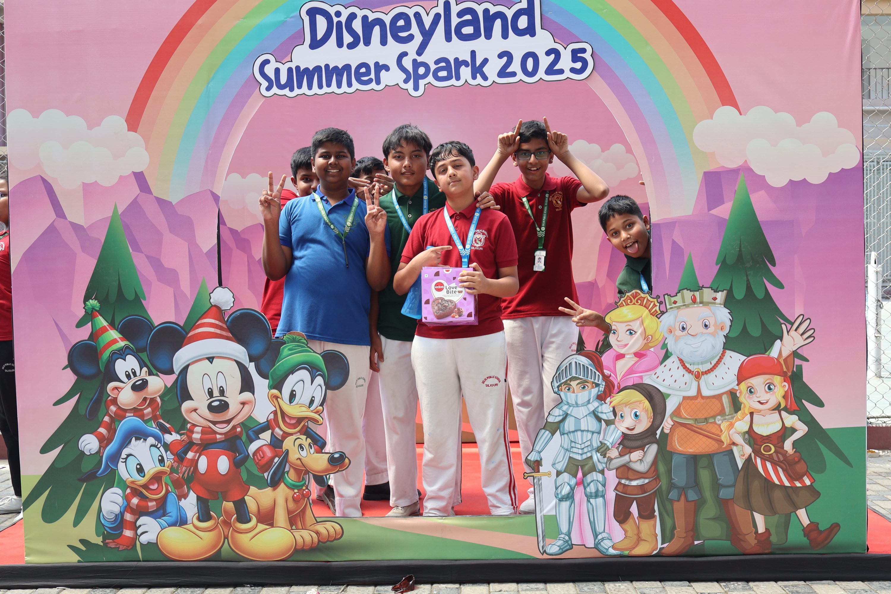 Winkies-About-Us-Section2-Kids-Disneyland-Booth